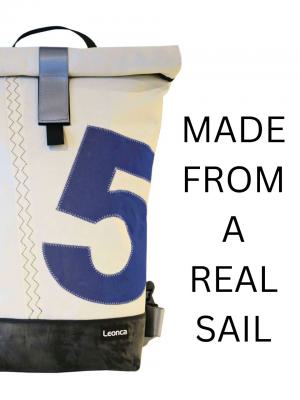 Upcycling Rolltop Rucksack aus gebrauchten Segeln, Traktorschlauch und Autogurten, innen aus  LKW-Plane in 3 Größen